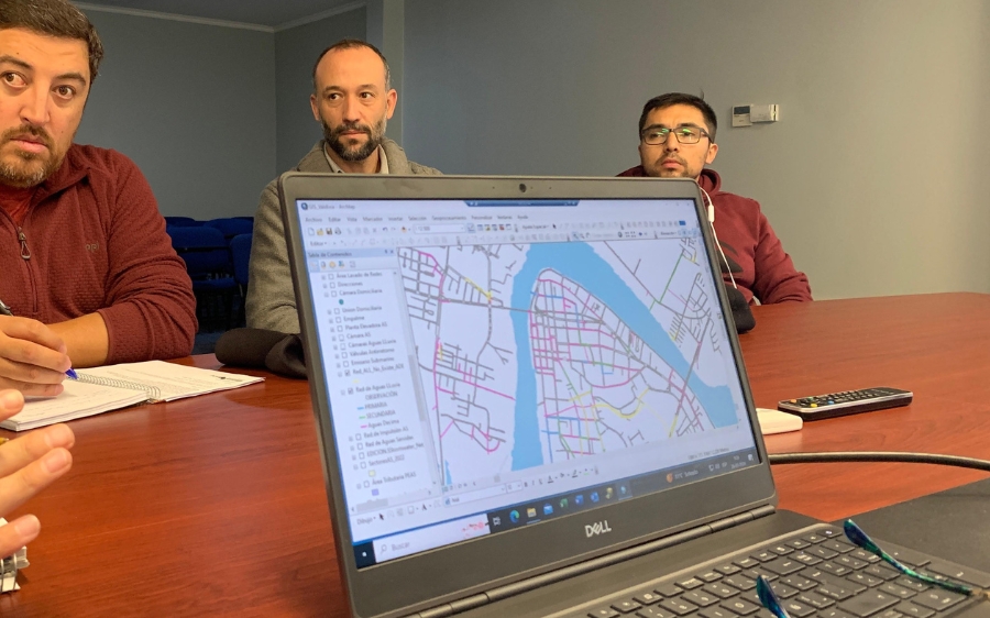 Aguas Décima capacita a servicios públicos en uso de su Sistema de Información Geográfica GIS